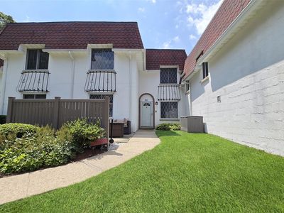 95 Skyline Drive, Coram, NY, 11727