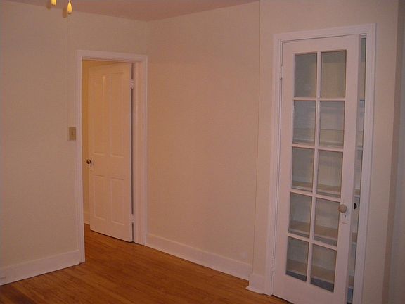 4th image of 703 Rosemont Ave APT 3