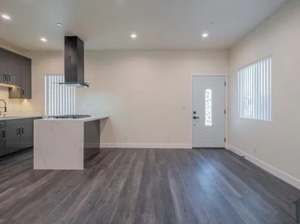 7736 Etiwanda Ave, Reseda, CA 91335