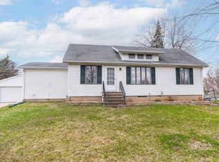 1577 Clairville Rd, Oshkosh, WI 54904
