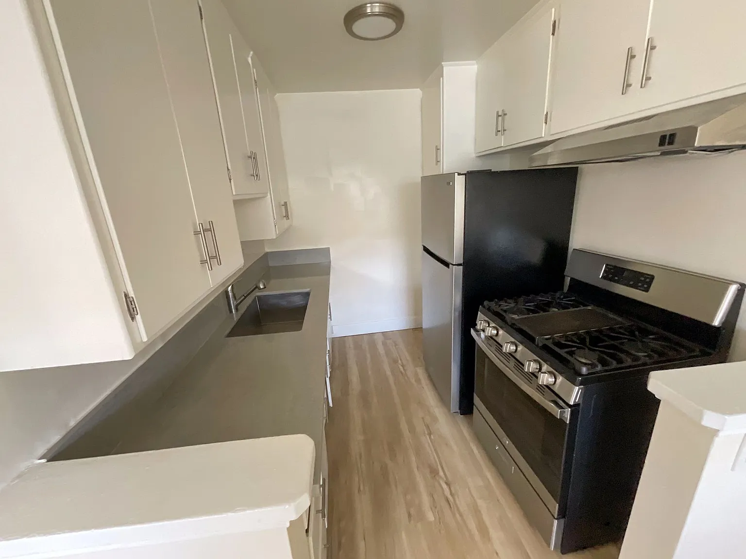 3942 Stevely Ave — Photo 1