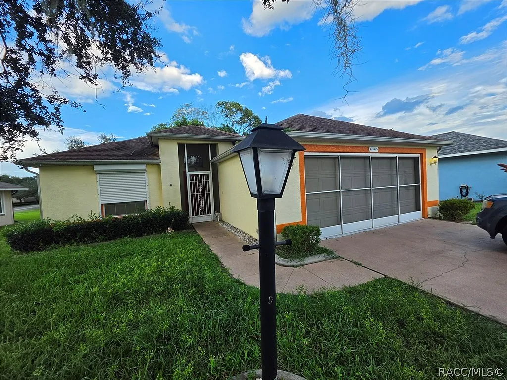 2 bed, 1348 sqft, $1,600 — Photo 4
