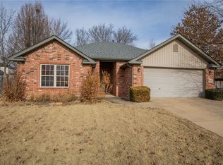3900 W Tanyard Dr, Fayetteville, AR 72704