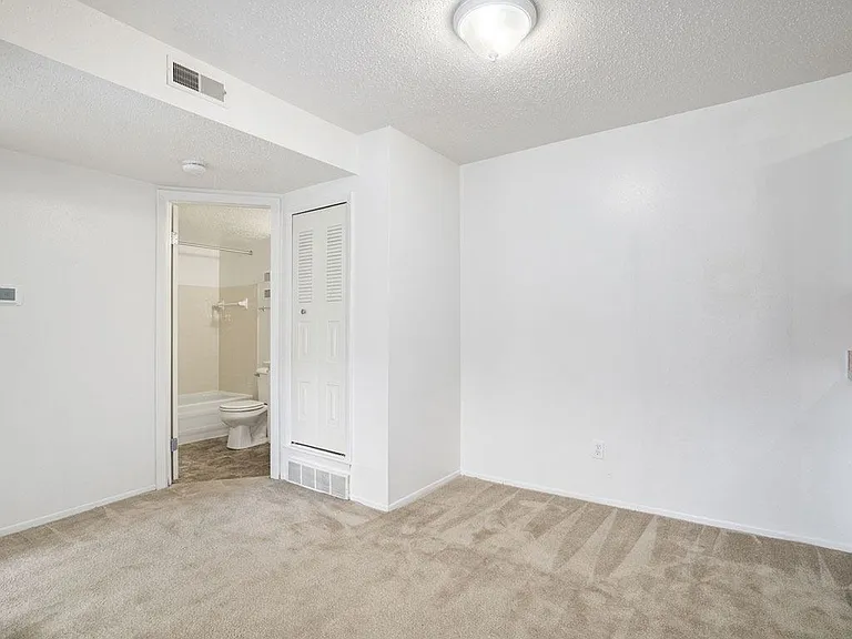 Apple Ridge Apartments — Photo 11