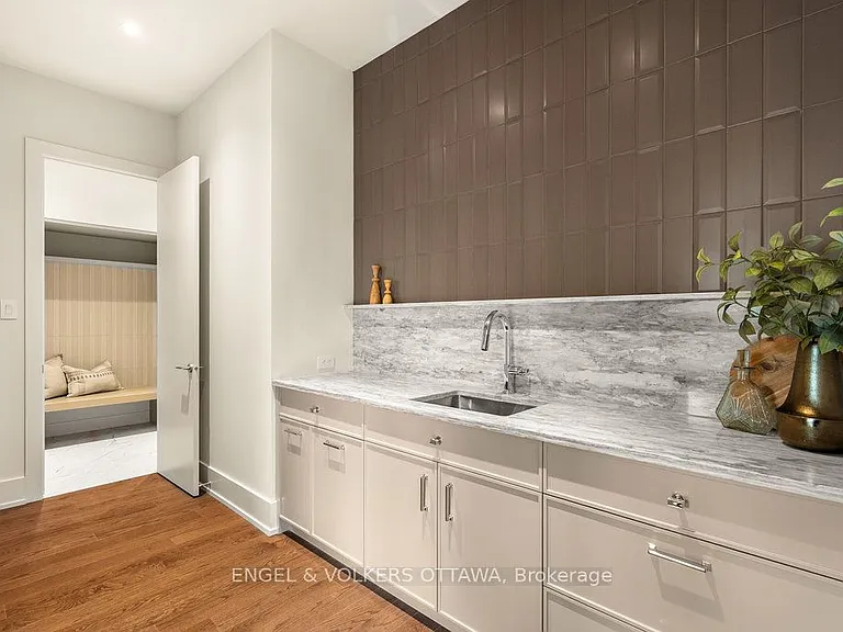 291 Billings Ave — Photo 23