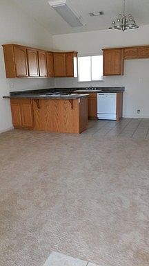 5th image of 1319 S Crowe Ave