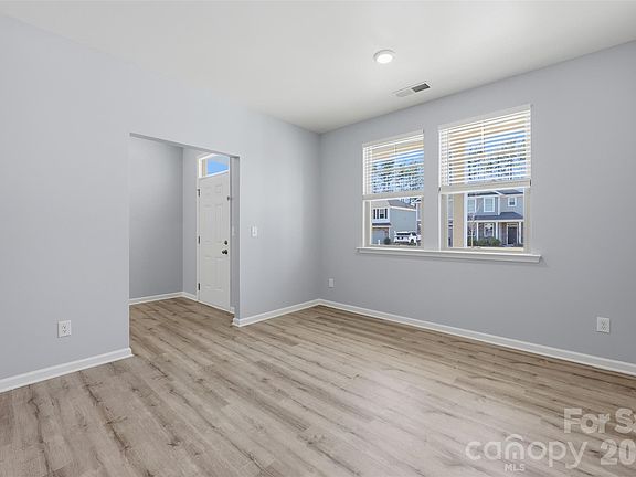 5th image of 2220 Sussex Rd