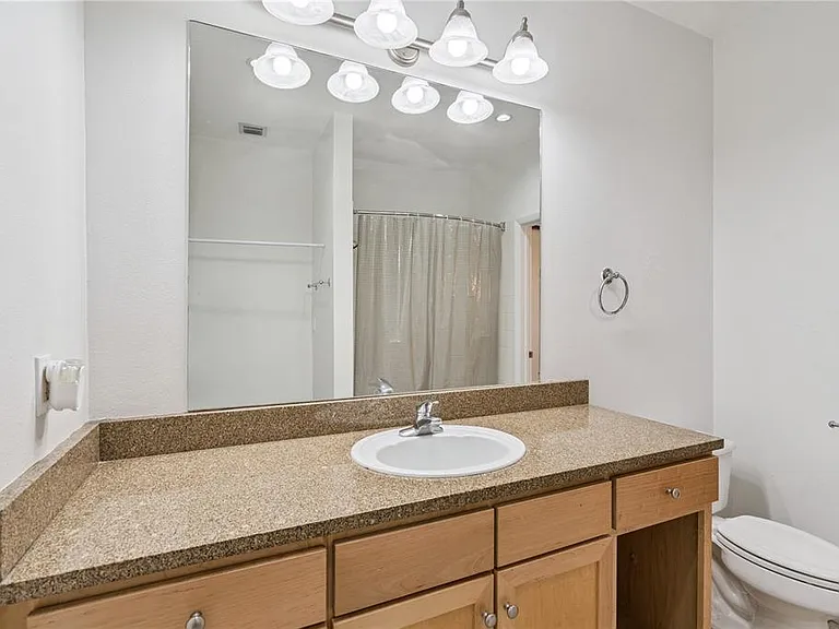 151 E Washington St #3B — Photo 24