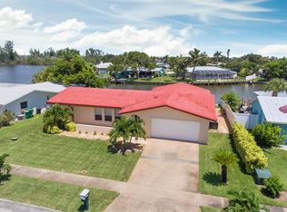 125 Holiday Ln, Cocoa Beach, FL 32931