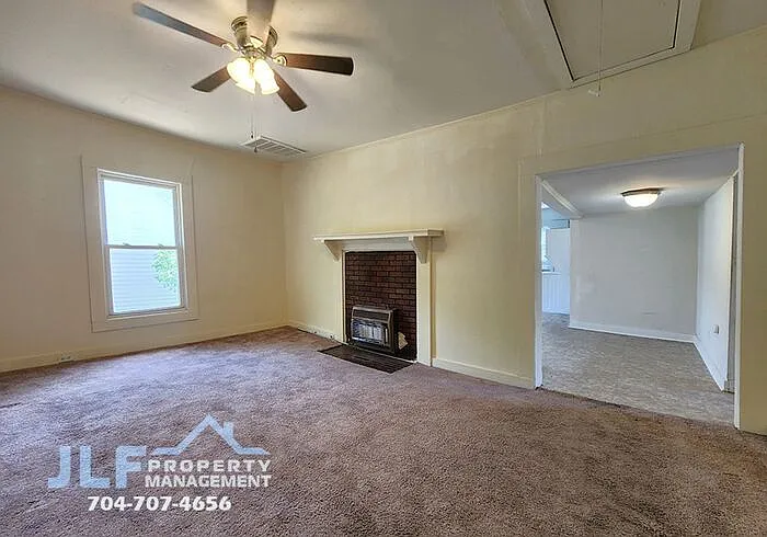 3 bed, 1.0 bath, 1231 sqft, $900 — Photo 4
