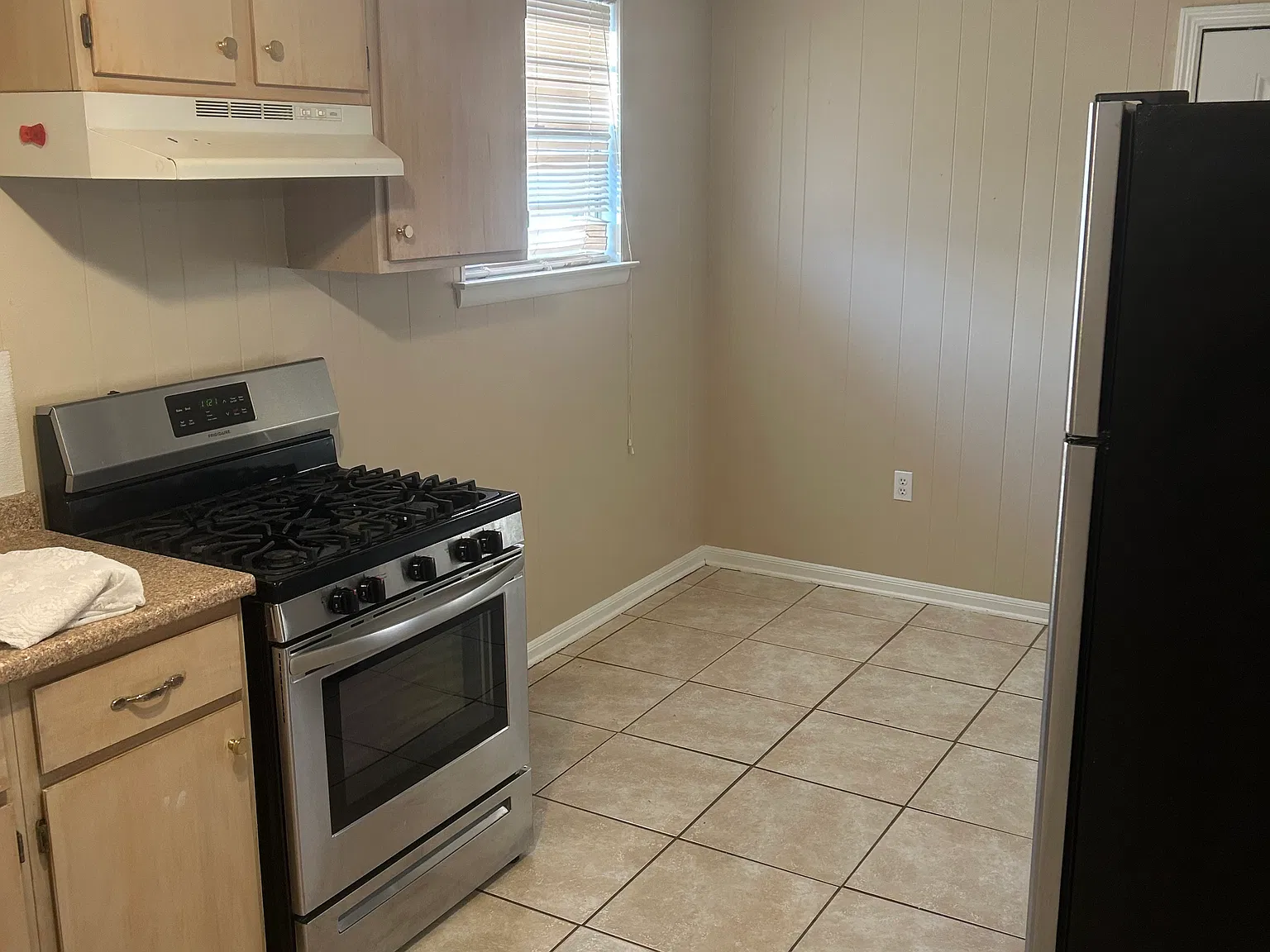 2 bed, 900 sqft, $950 — Photo 1