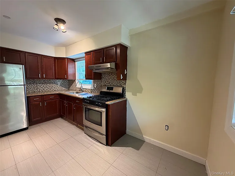 422 E Chester St #2 — Photo 7