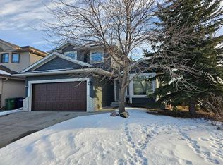 302 N Meadowbrook Bay SE, Airdrie, AB T4A 2B2