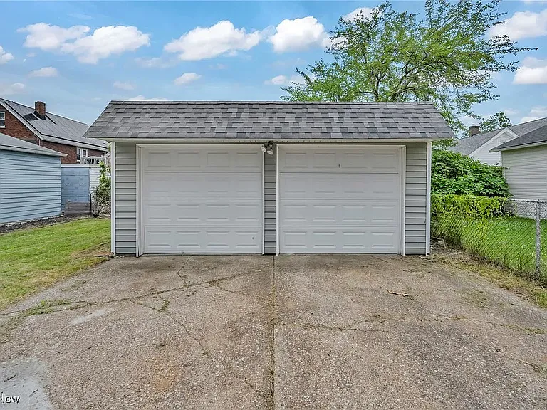 1617 Winchester Ave — Photo 16