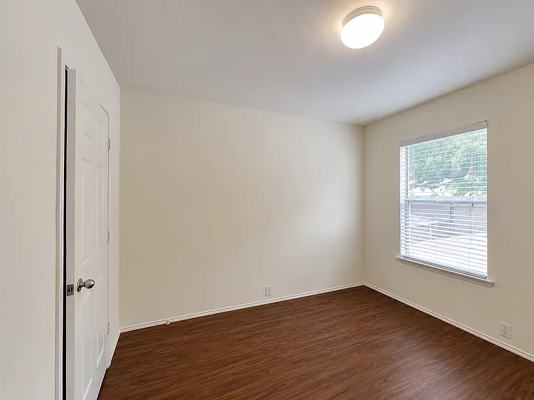 10661 Traymore Dr — Photo 10