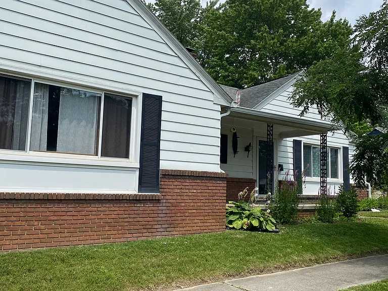 4330 S Wayne Ave — Photo 19