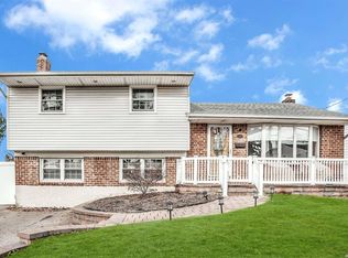 20 Cumberland Rd, Jericho, NY 11753