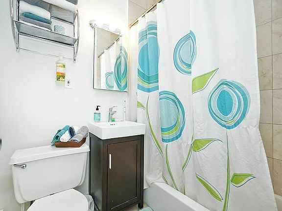 4th image of 300 Manhattan Ave APT 3B