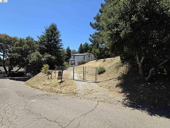 3rd image of 6971 Bristol Dr