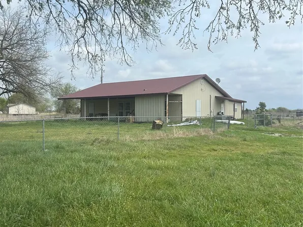 302 Buffalo St, Caddo, OK 74729