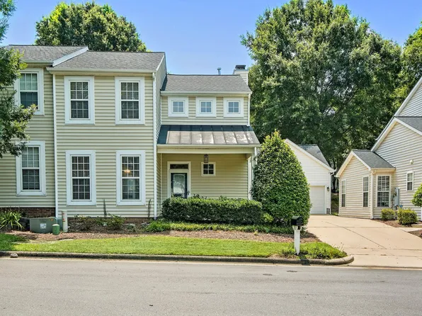 2000 Silky Dogwood Trl, Apex, NC 27502