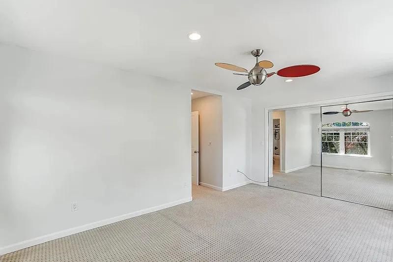 2 bed, 3.5 bath, 1596 sqft, $4,500 — Photo 4