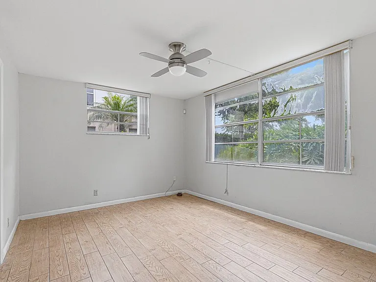 14 Willowbrook Ln #101 — Photo 13