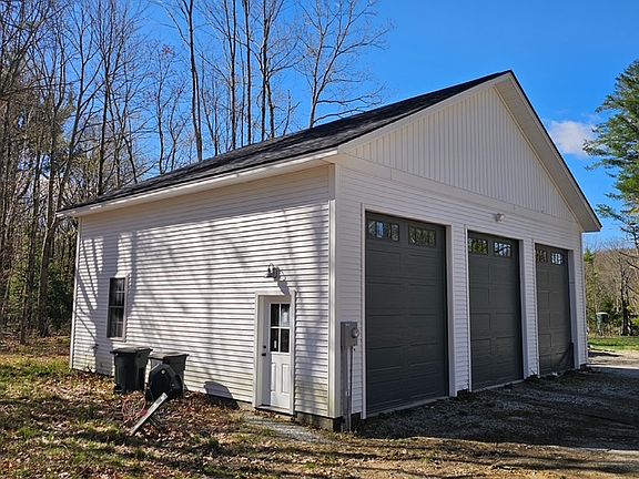 3rd image of 110 Fox Farm Rd #2B