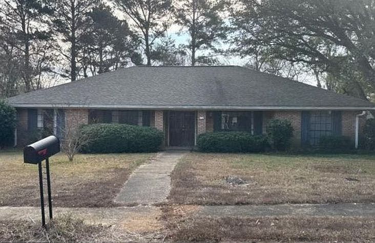 1st image of 10 Windy Ridge Cv