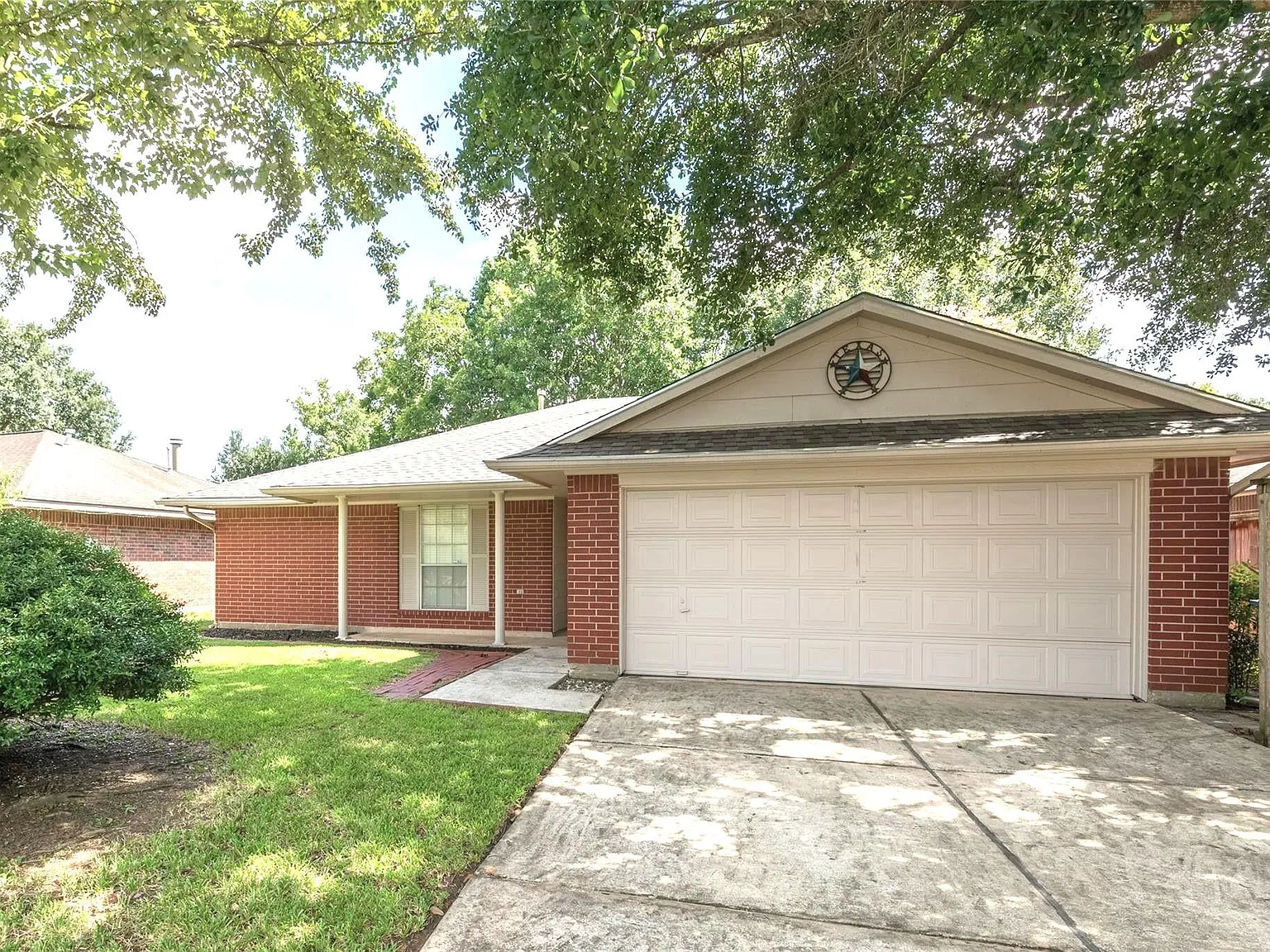 3 bed, 2.0 bath, 1490 sqft, $1,850 — Photo 2