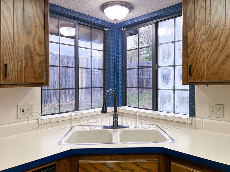 6801 Chisholm Ct — Photo 13