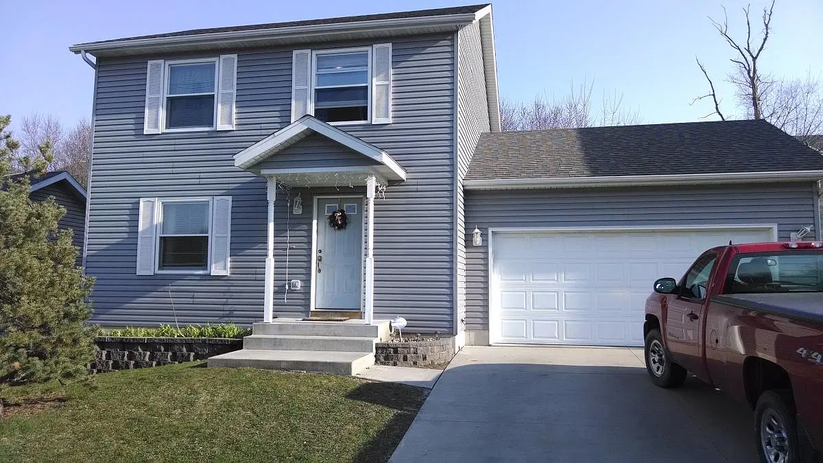 3 bed, 1.5 bath, 1200 sqft, $1,600 — Photo 2