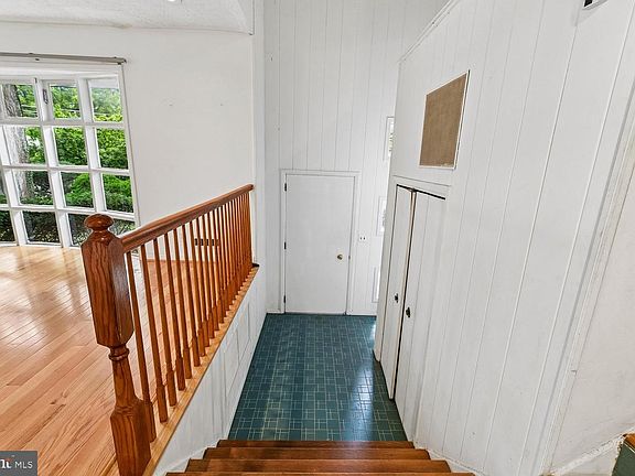 5th image of 7933 Stevenson Rd