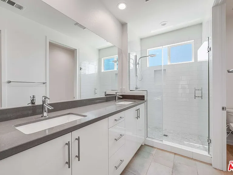 4320 Eagle Rock Blvd #1 — Photo 15