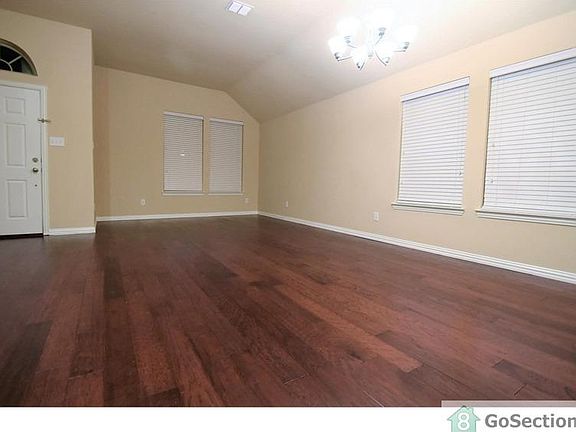 2nd image of 709 Golden Bear Ln