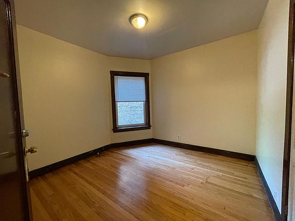 4th image of 1529 W Ardmore Ave #2