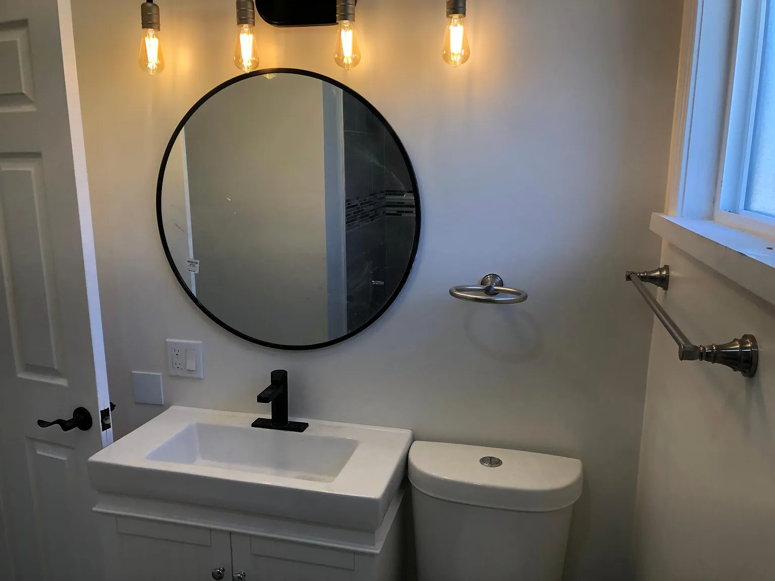 3 bed, 1000 sqft, $3,900 — Photo 4