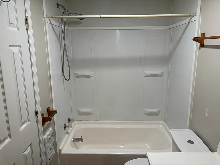 500 Park St #8 — Photo 7