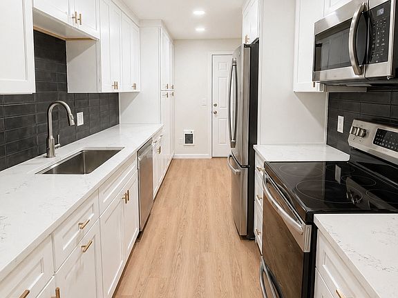 3rd image of 31845 18th Ave SW #34C