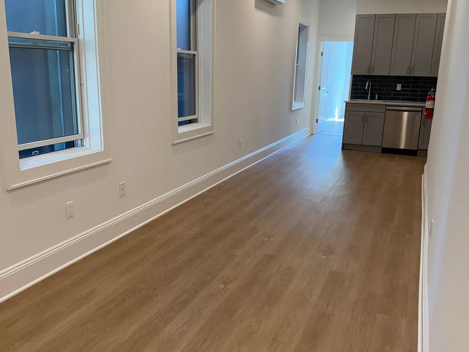 2 bed, 700 sqft, $3,600 — Photo 2