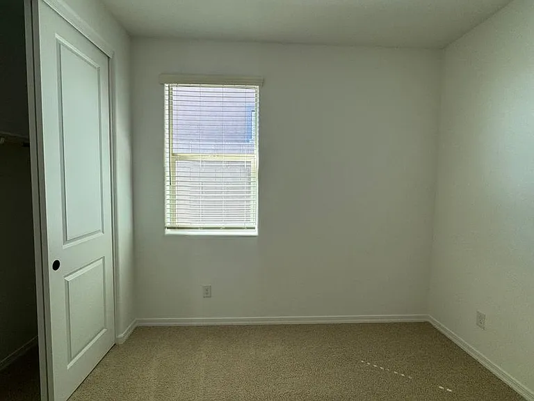 13327 W Eagle Feather Rd — Photo 18