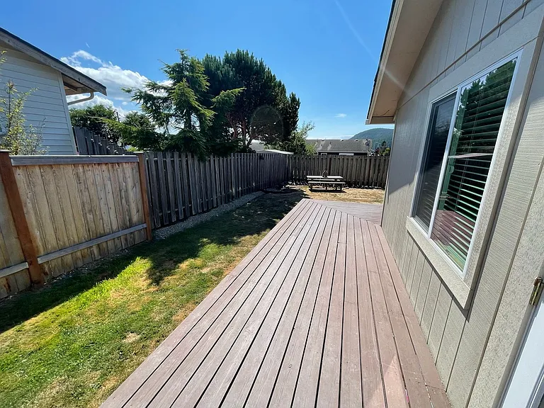 5311 Kingsway — Photo 29