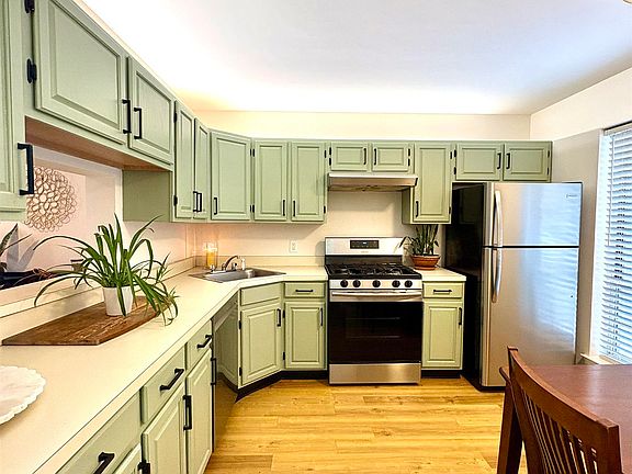 2nd image of 130 Middlesex Road