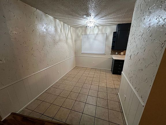 3rd image of 614 N Elkhart Ave Unit A