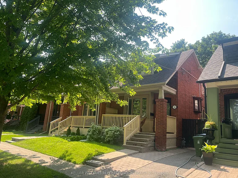 335 Roehampton Ave — Photo 1