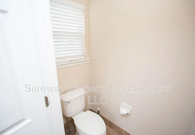 7 Amaryllis Ln — Photo 33