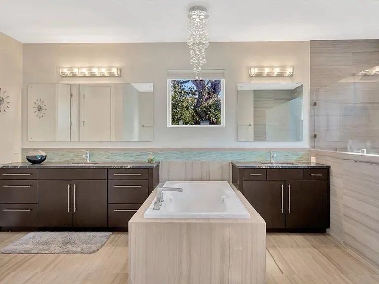 2706 W Trilby Ave — Photo 23