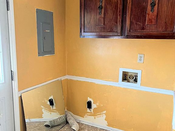 4th image of 302 Shiloh Dr