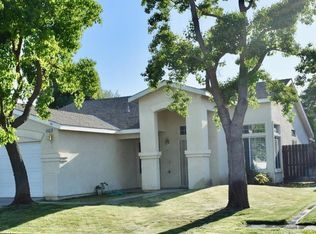 2090 Hanson Ave, Clovis, CA 93611