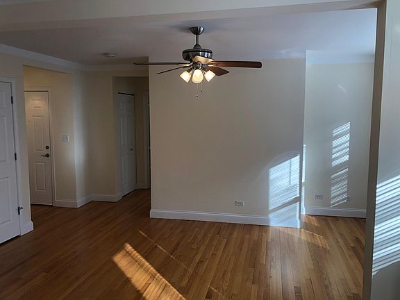 2nd image of 618 W Wellington Ave #1